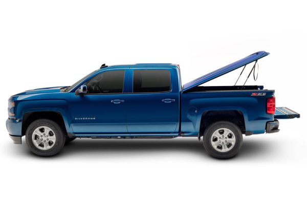 UnderCover 2021 Ford F-150 Crew Cab 5.5ft Lux Bed Cover - Velocity Blue on Sale