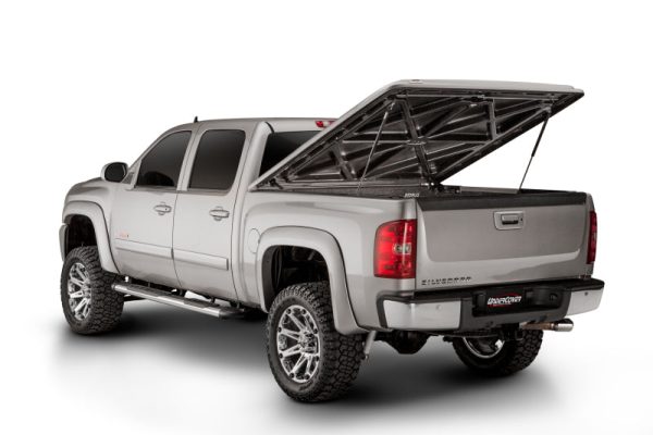 UnderCover 07-13 Chevy Silverado 1500 2500HD 6.5ft Lux Bed Cover - Summit White Supply